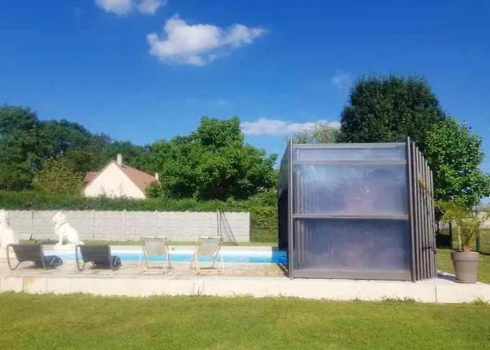 Elegante A Saint Clair-d'arcey Avec Piscine Privee Villa *